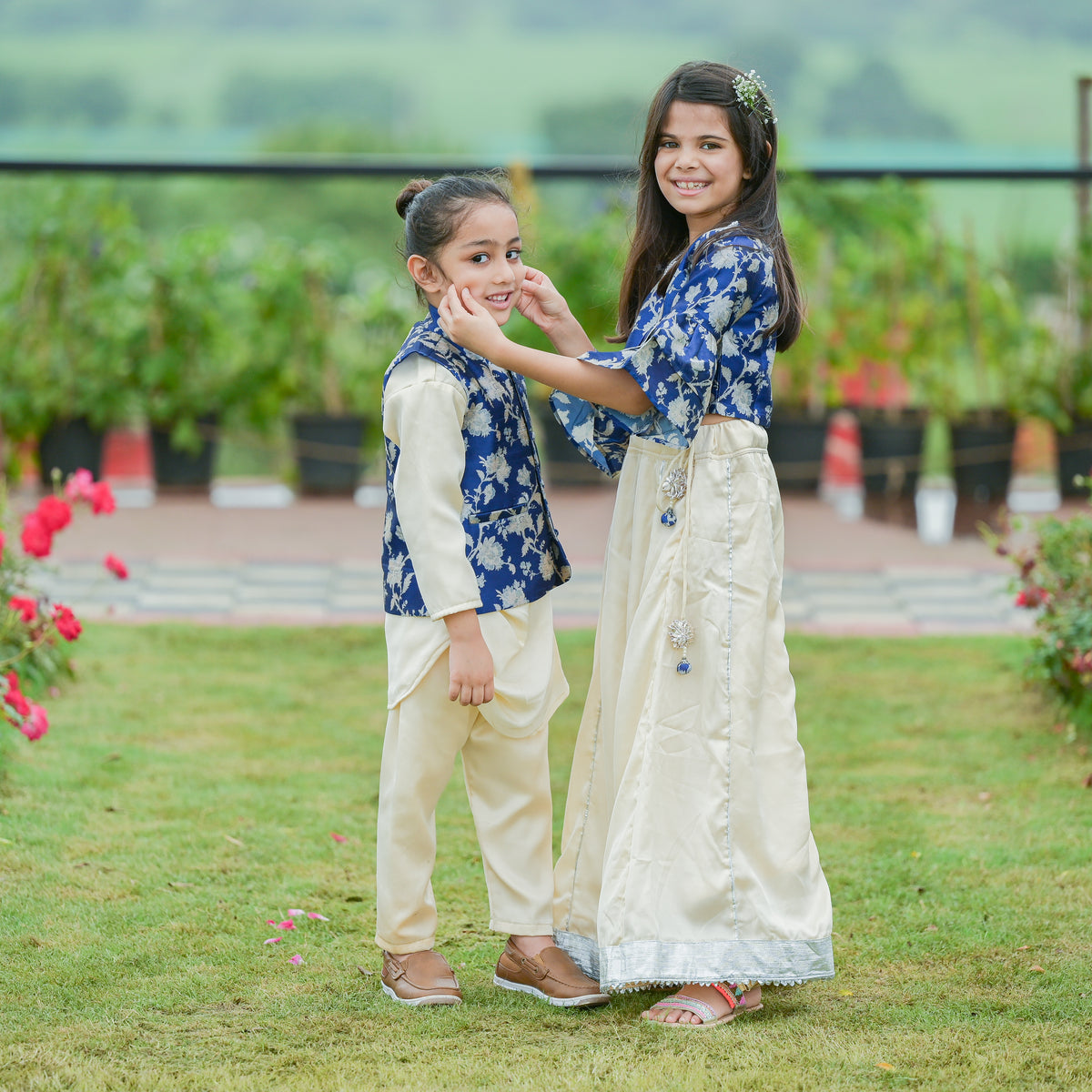 Cowl Style Kurta With Blue Printed Jacket
